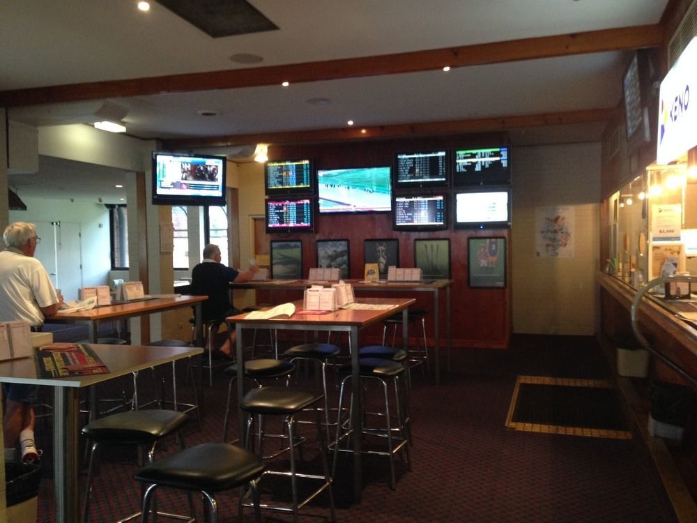 Bribie Island Hotel Bellara 外观 照片