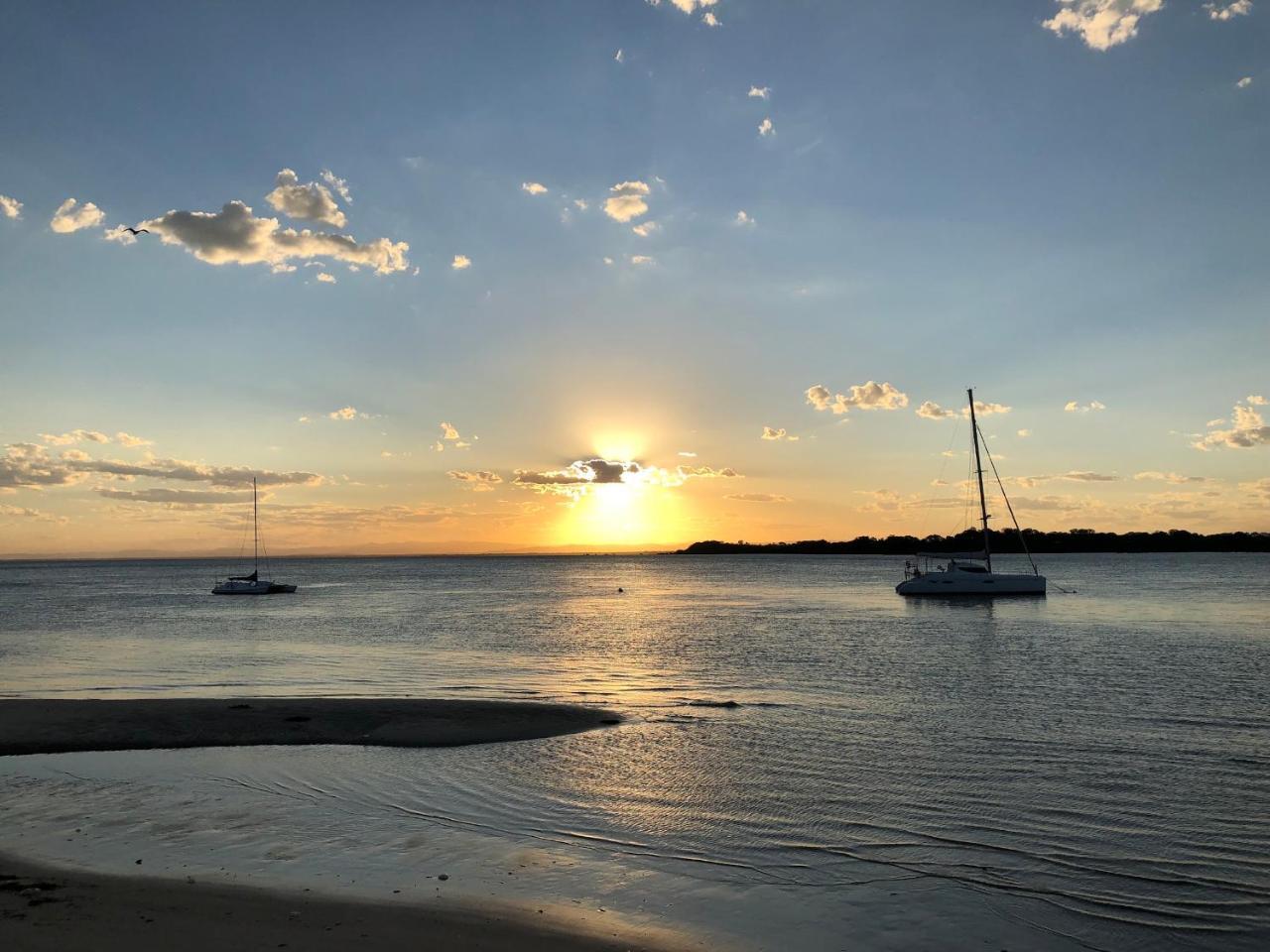 Bribie Island Hotel Bellara 外观 照片